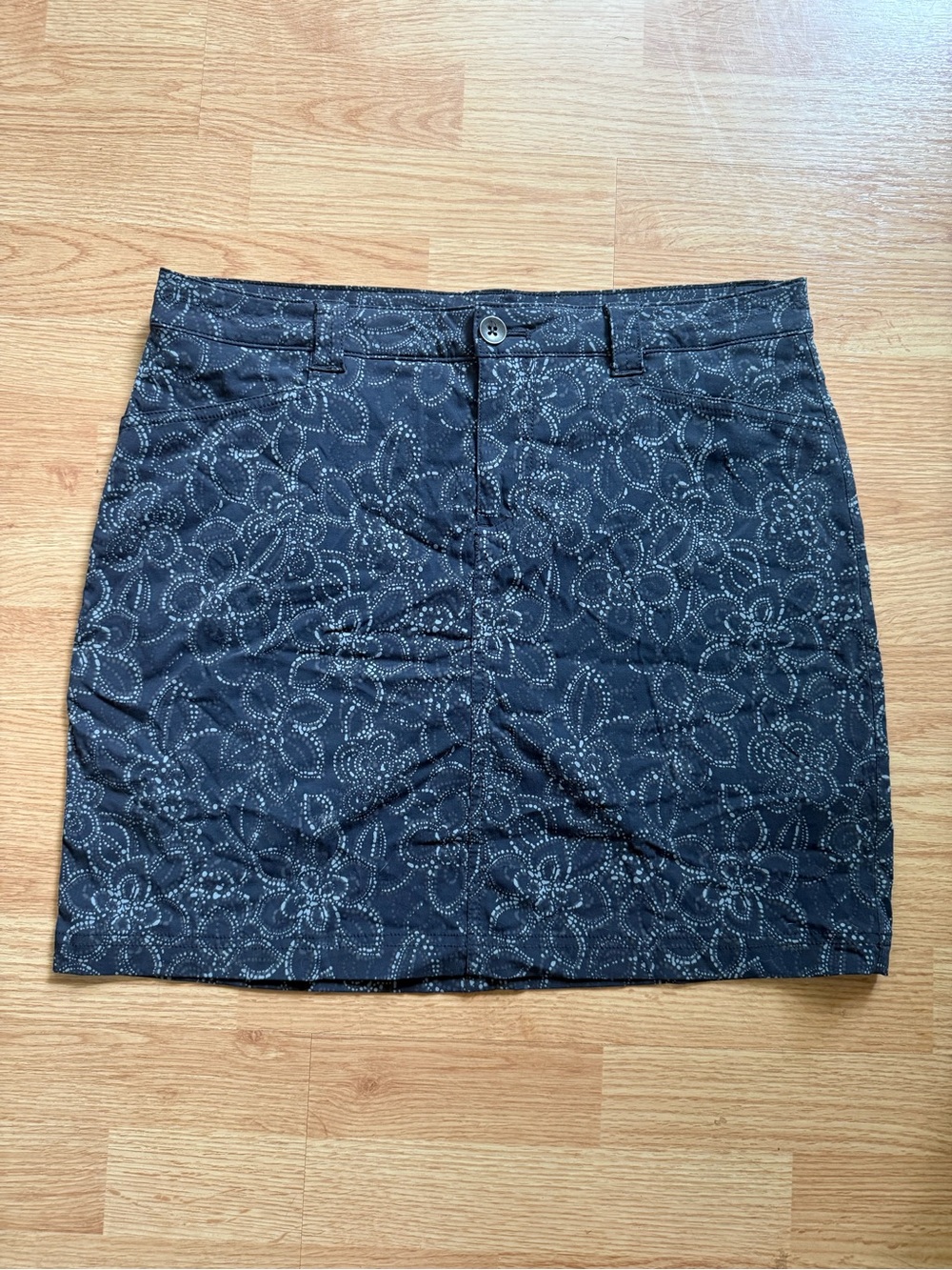 Eddie Bauer Black Gray Floral Print Hiking Travel Skort Size 8